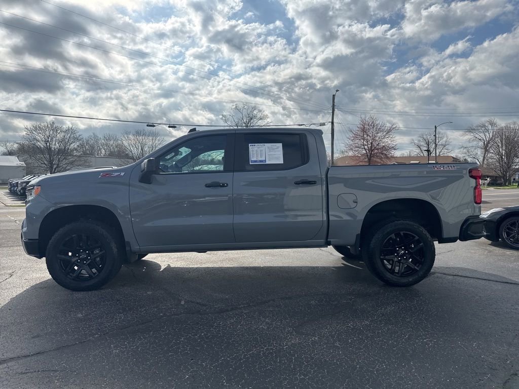 Used 2024 Chevrolet Silverado 1500 LT Trail Boss w/ Convenience Package II AWD/4WD image 4