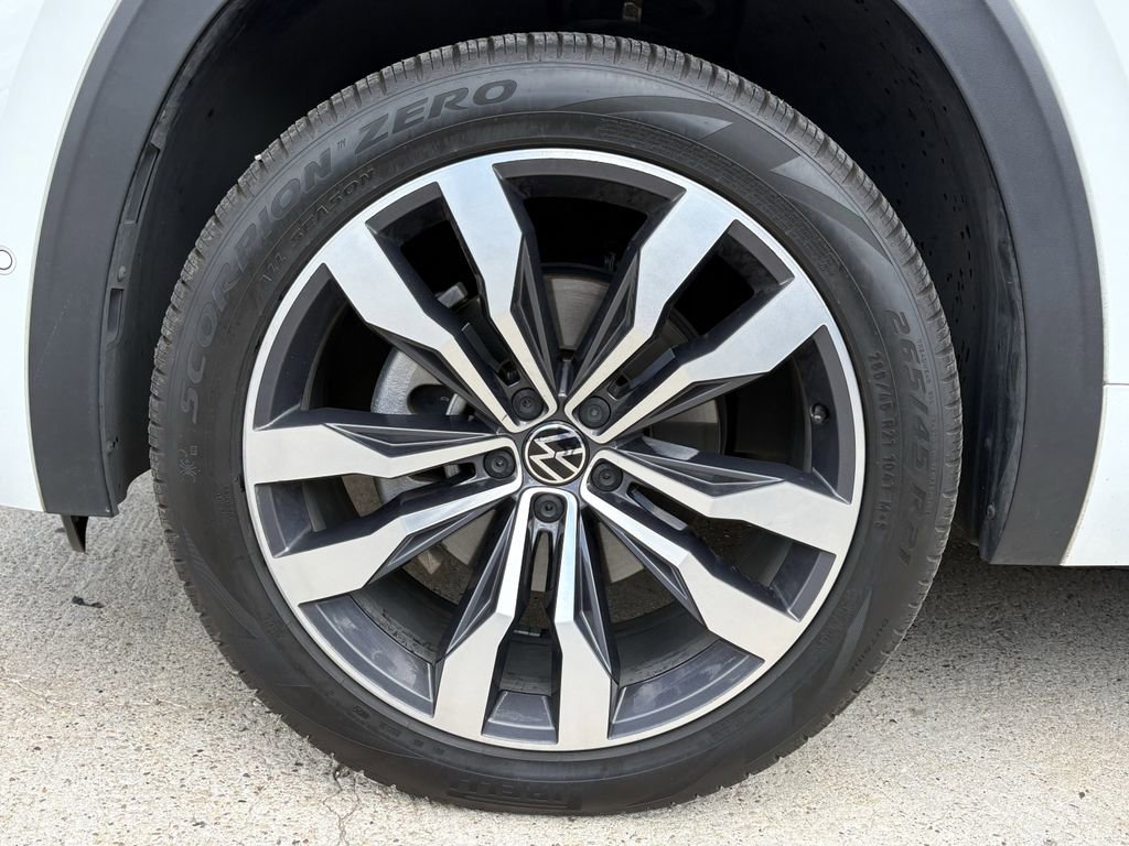 Used 2022 Volkswagen Atlas SEL Premium image 9