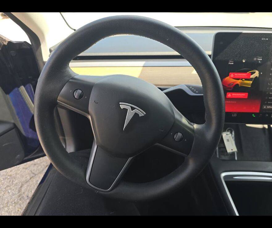 Used 2023 Tesla Model 3 Standard Range RWD image 4
