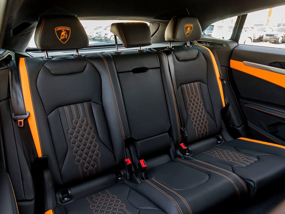 Used 2025 Lamborghini Urus SE AWD/4WD image 31
