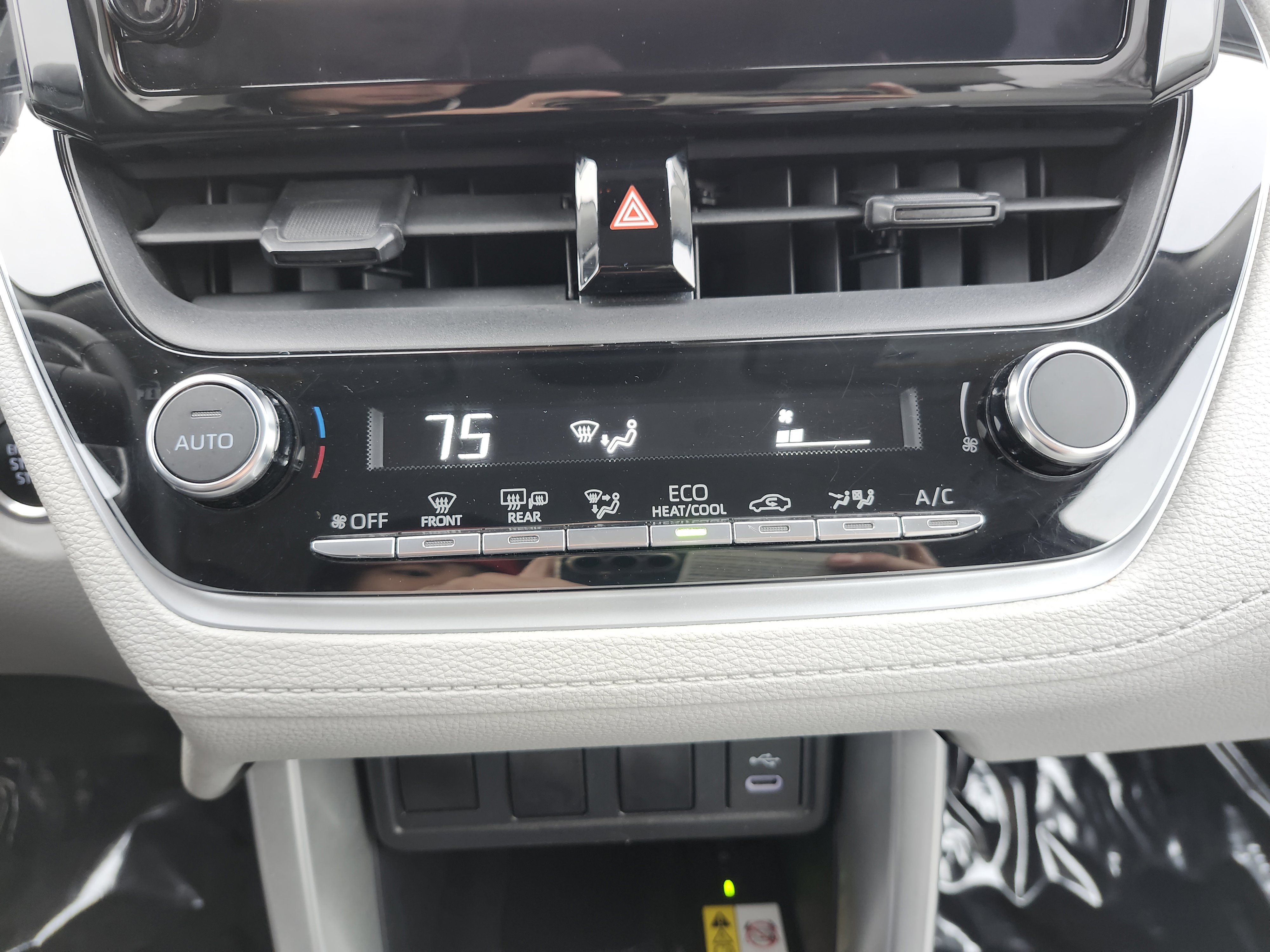 Used 2023 Toyota Corolla Cross LE w/ Black Badges Package (TMS) AWD/4WD image 30