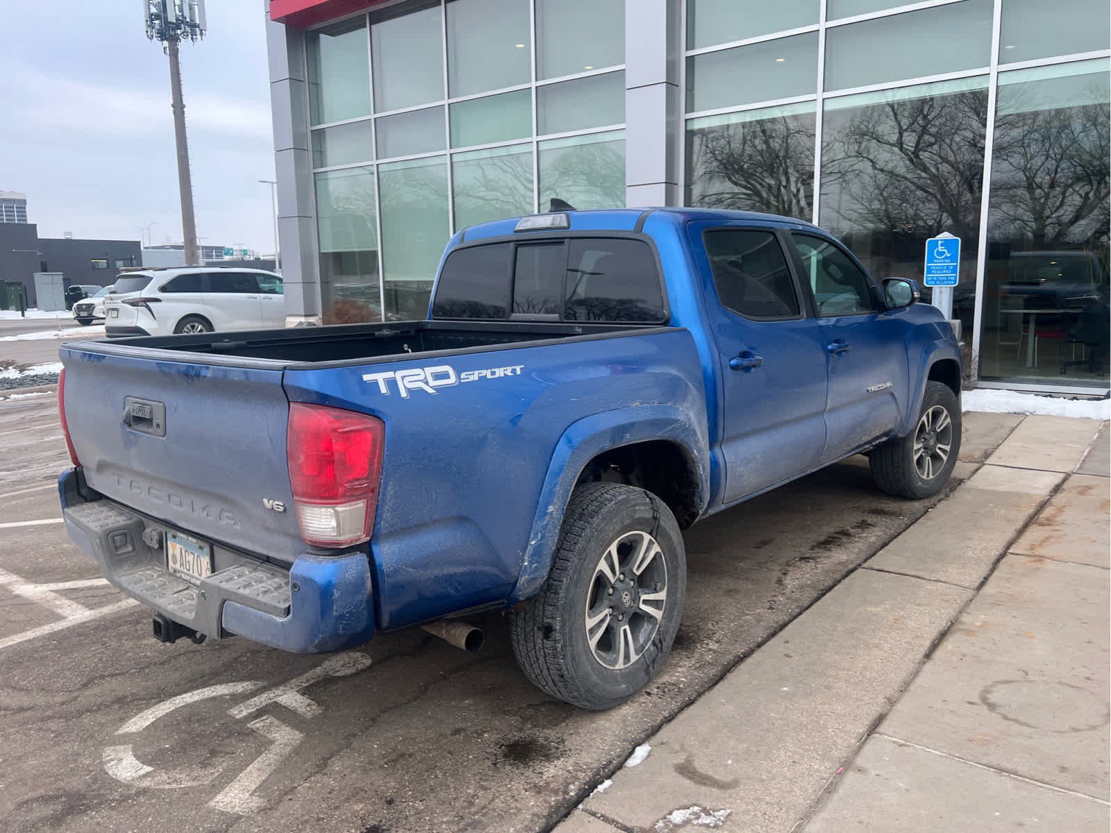 Used 2016 Toyota Tacoma TRD Sport image 6
