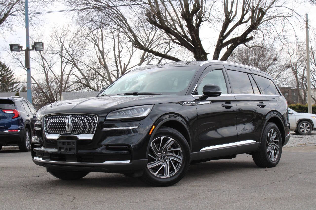 Used 2022 Lincoln Aviator AWD image 2
