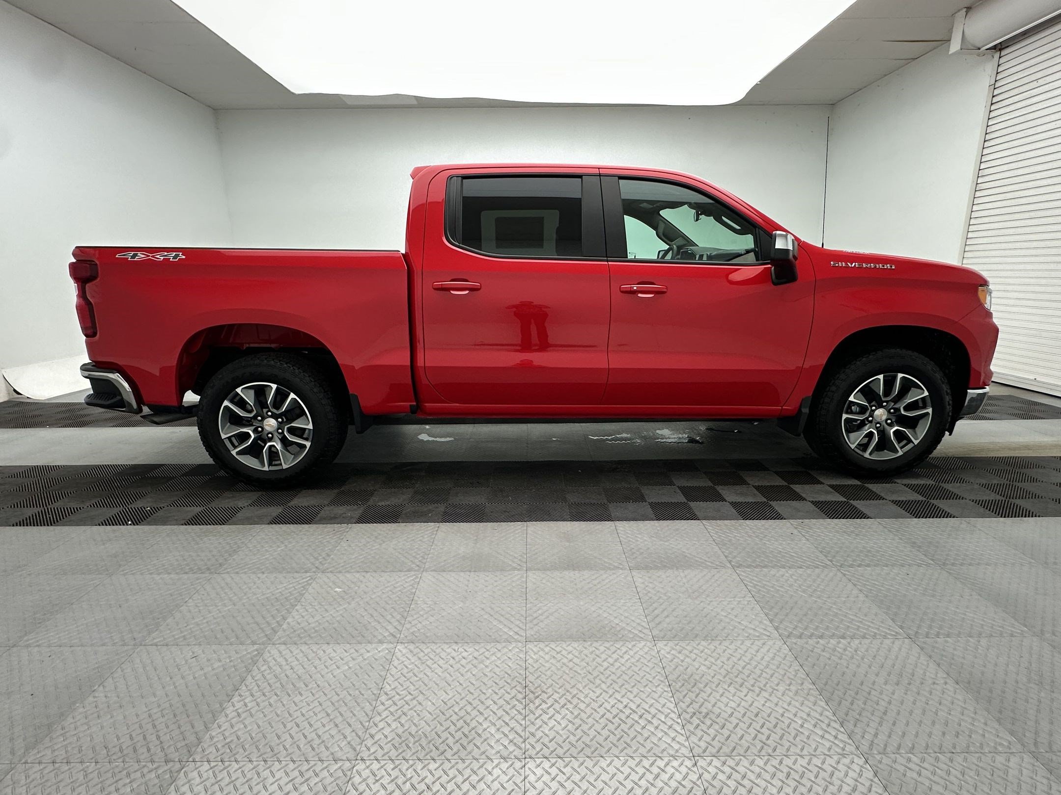 Certified 2026 Chevrolet Silverado 1500 LT AWD/4WD image 8