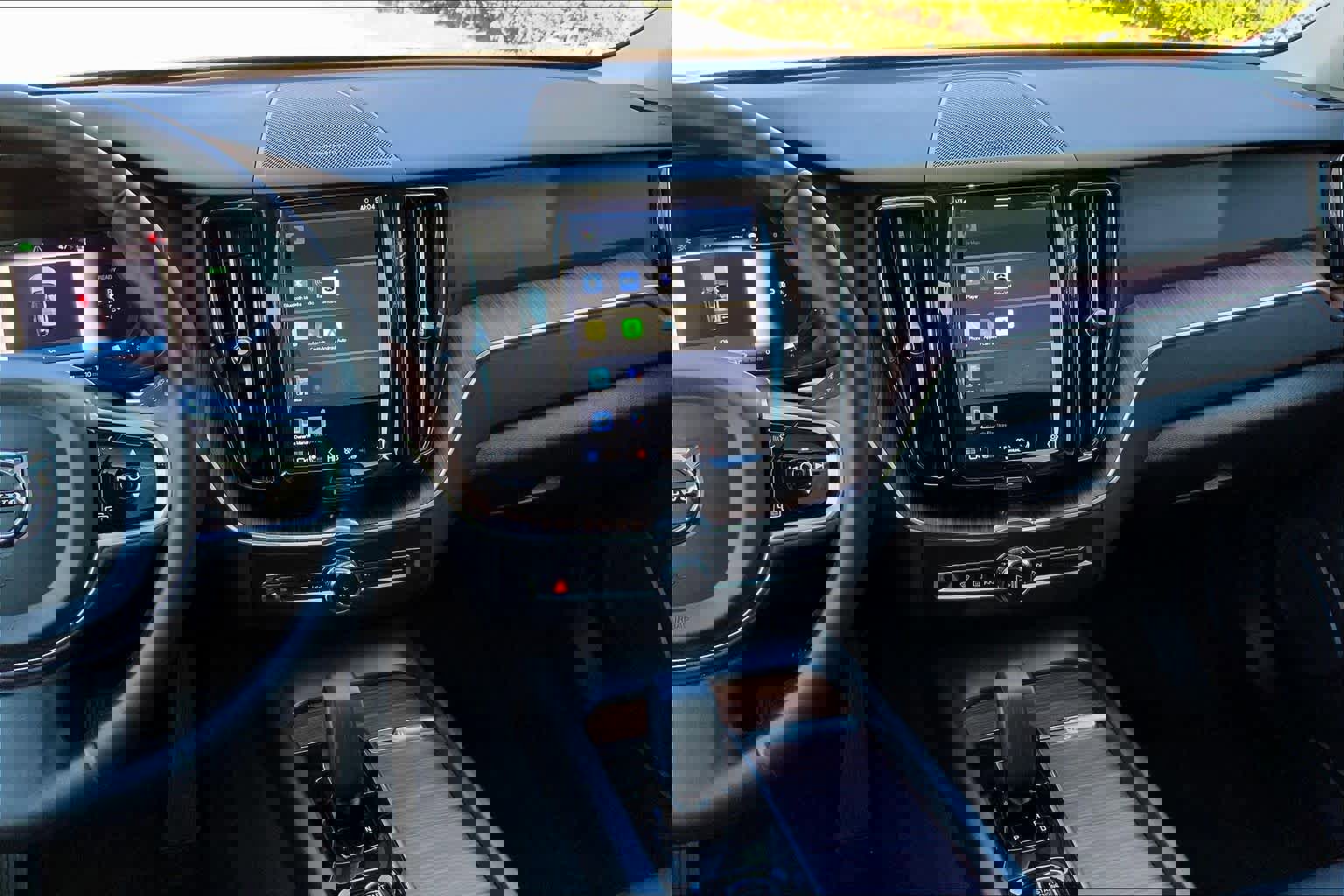 Certified 2023 Volvo XC60 T8 Plus w/ Climate Package image 6