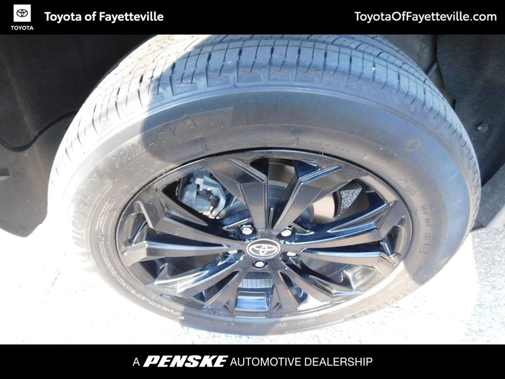 Used 2022 Toyota RAV4 SE image 7