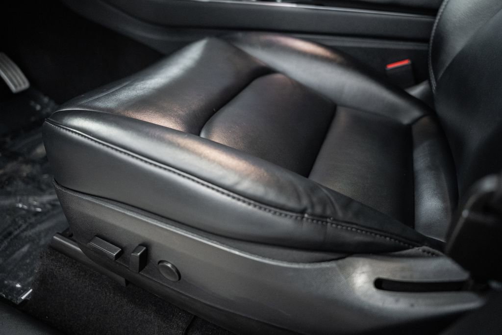 Used 2020 Tesla Model Y Performance image 38