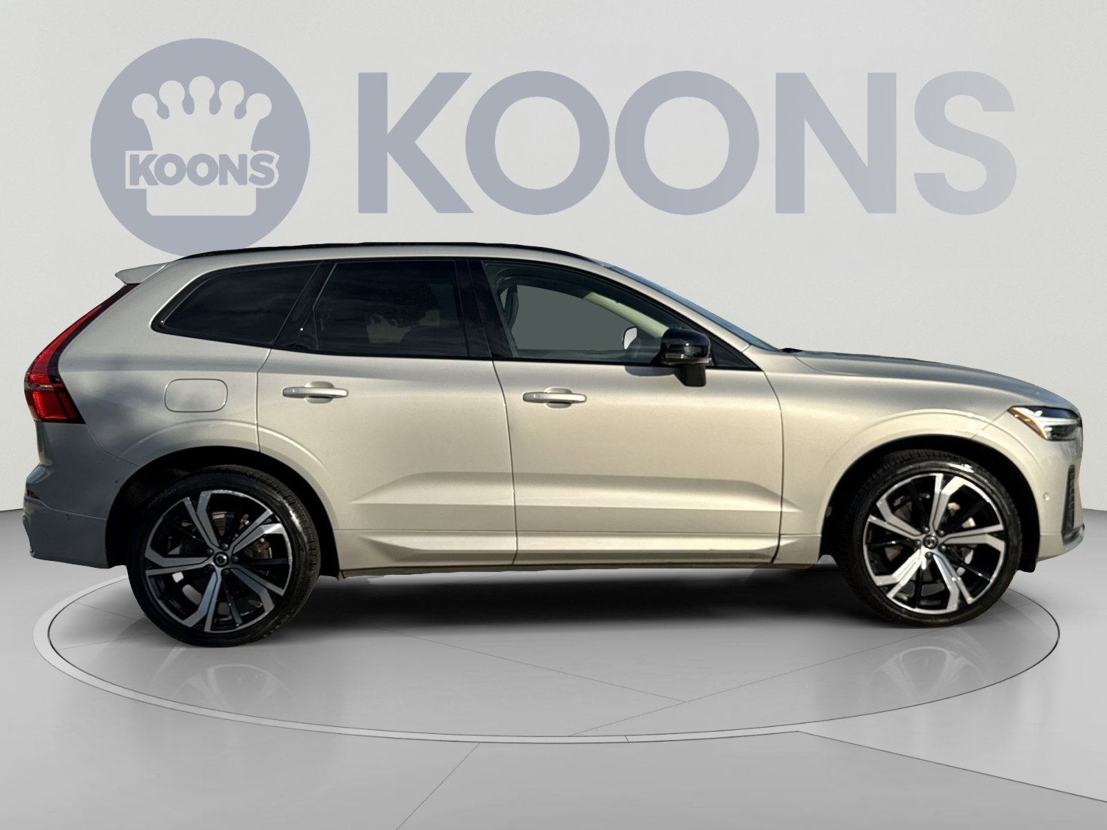 Certified 2023 Volvo XC60 B6 Ultimate w/ Protection Package Premier AWD/4WD image 8