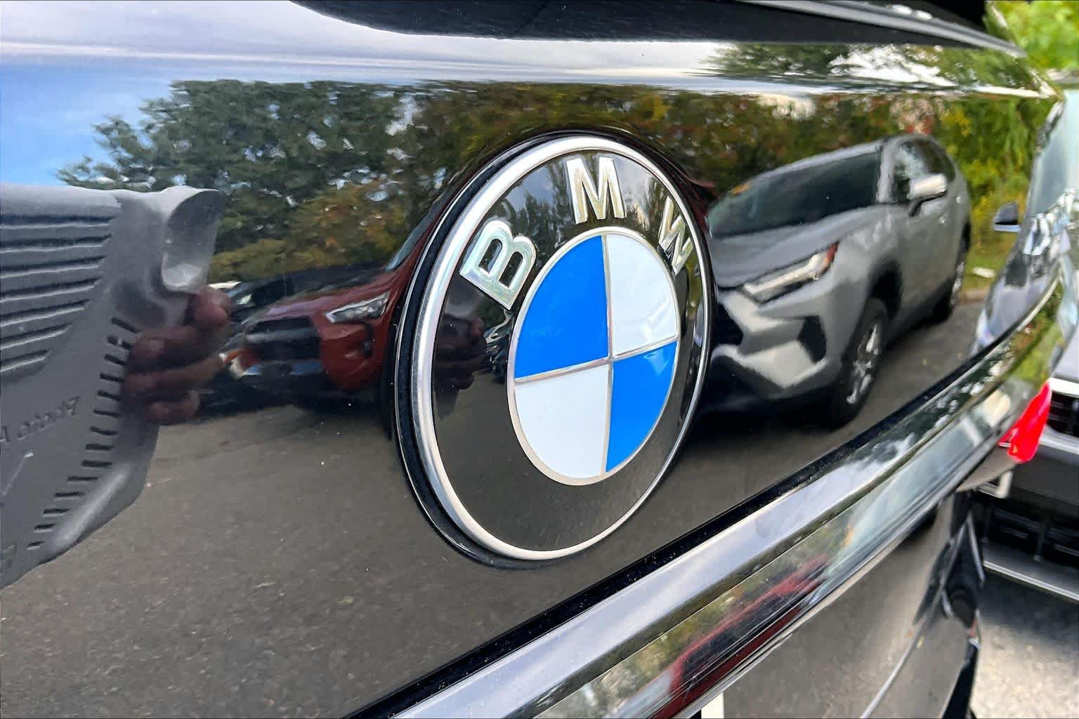 Used 2025 BMW X7 xDrive40i w/ M Sport Package AWD/4WD image 30