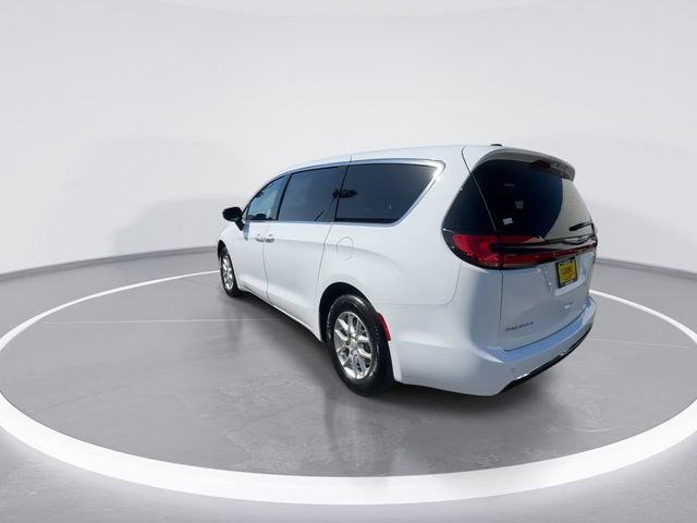New 2026 Chrysler Pacifica Select FWD image 6