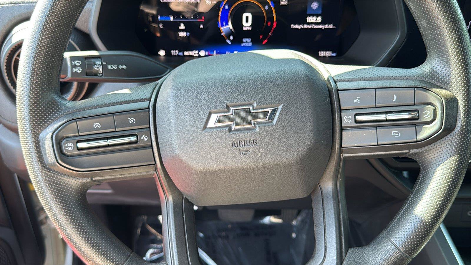 Used 2025 Chevrolet Colorado Trail Boss AWD/4WD image 9