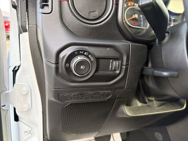 Used 2025 Jeep Wrangler Unlimited Rubicon AWD/4WD image 17