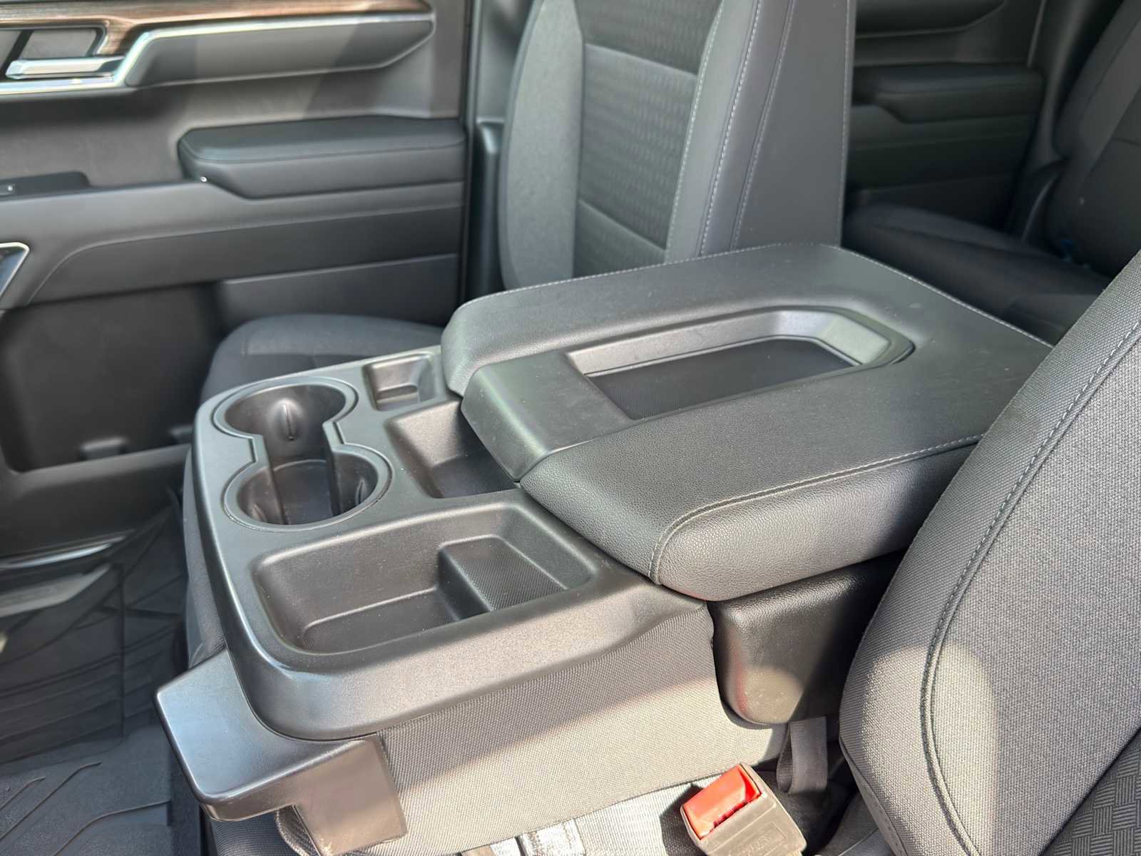 Used 2022 Chevrolet Silverado 1500 LT image 12