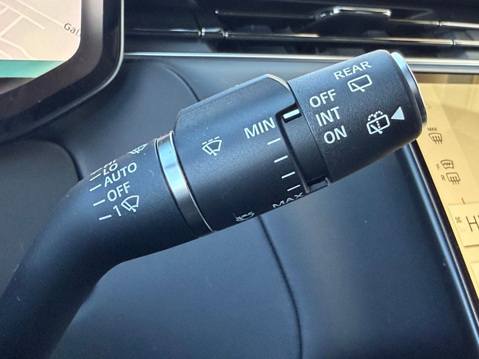 New 2026 Land Rover Range Rover Sport Dynamic SE image 15