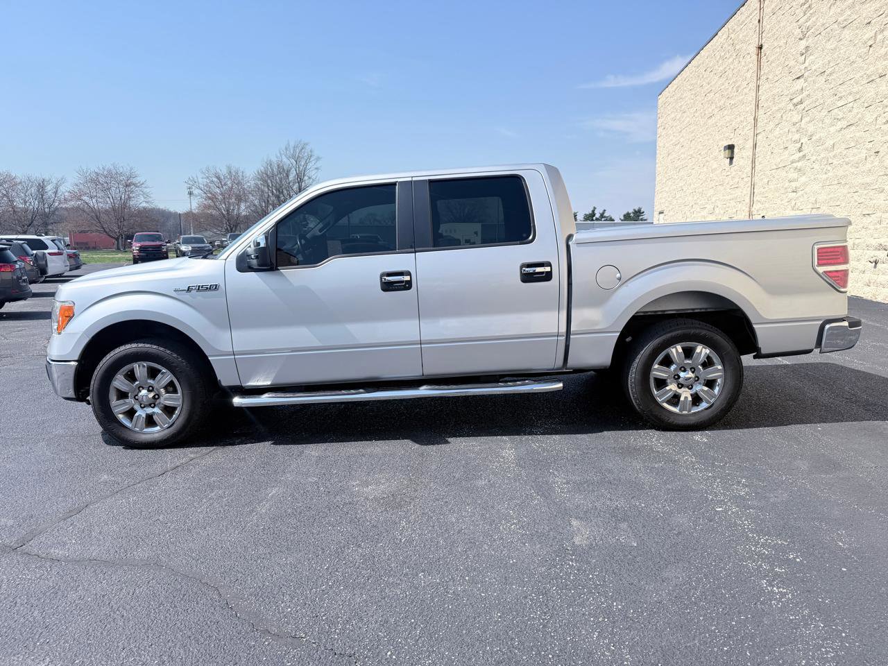 Used 2011 Ford F150 XLT w/ XLT Chrome Pkg image 2