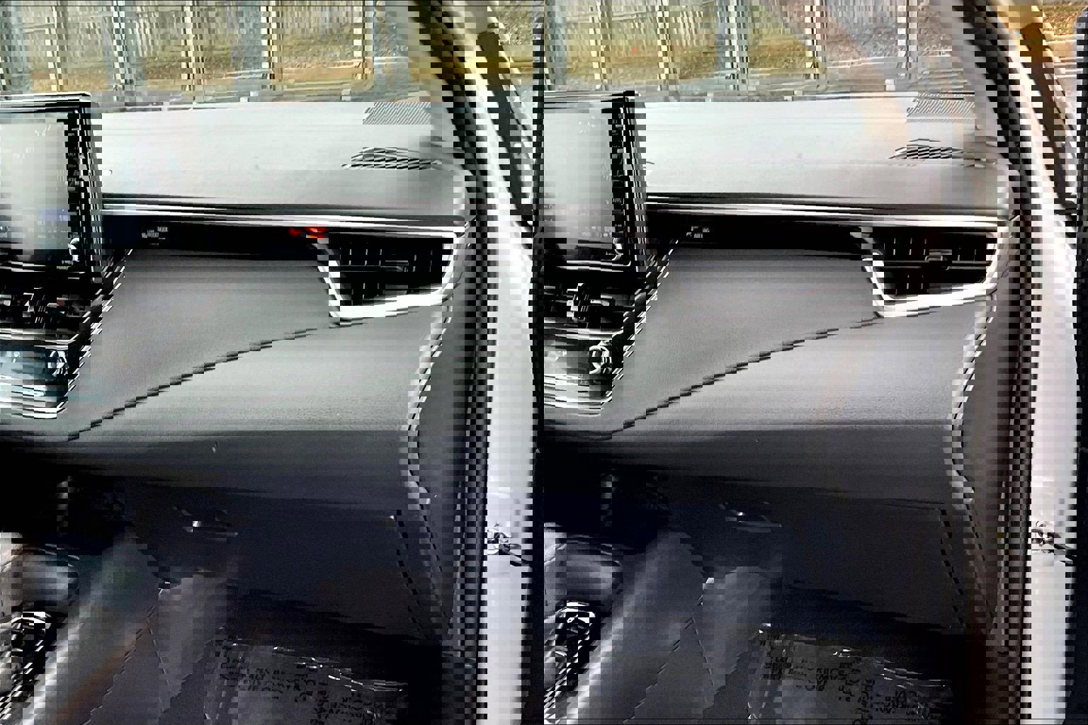 Used 2022 Toyota Corolla LE image 15