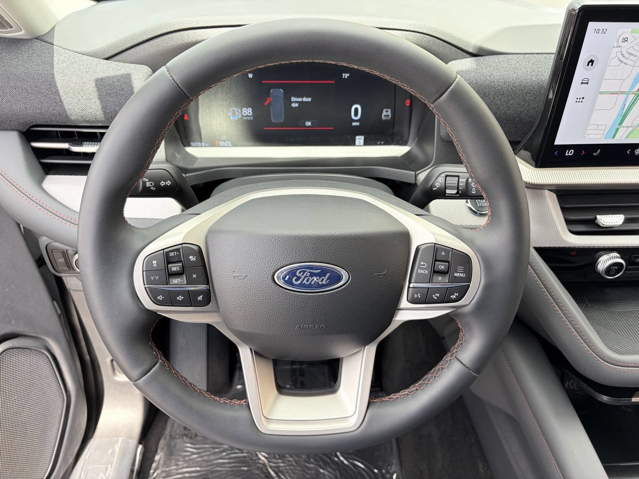 Used 2025 Ford Explorer Active RWD image 23
