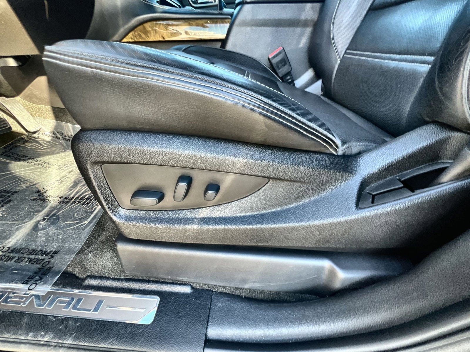 Used 2017 GMC Yukon Denali w/ Open Road Package image 14