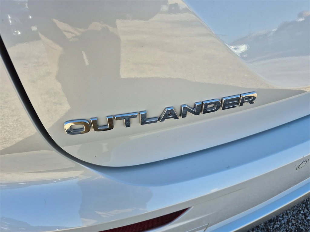 Used 2024 Mitsubishi Outlander 4WD Plug-In Hybrid image 70