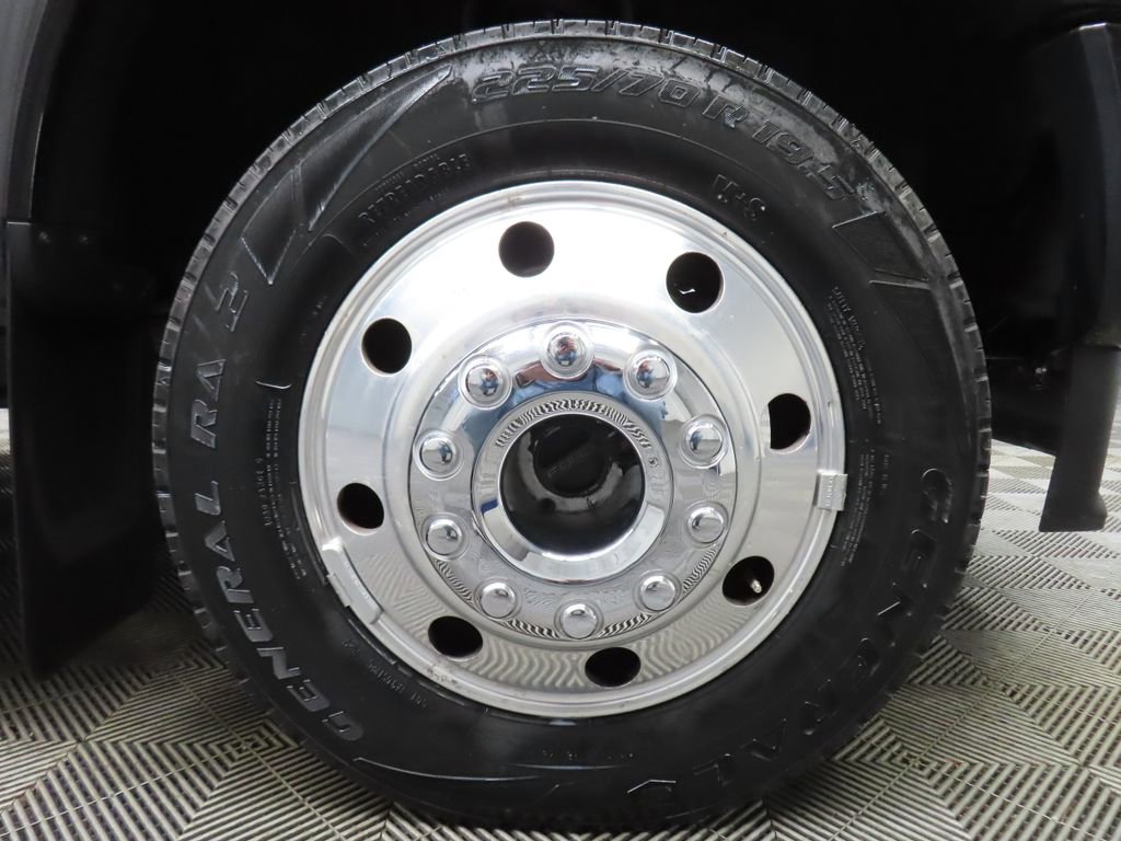 Used 2022 Ford F450 XLT w/ XLT Premium Package image 8