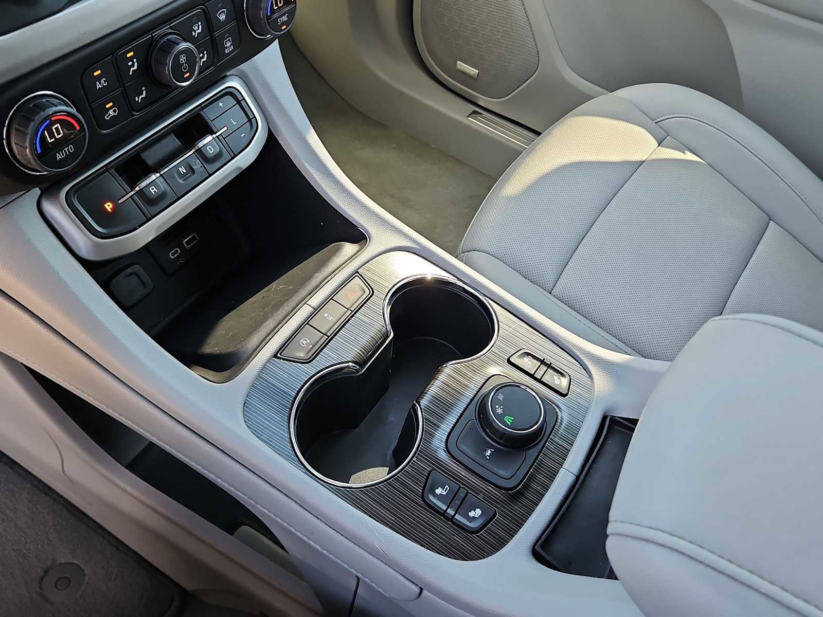 Used 2023 GMC Acadia SLT image 20