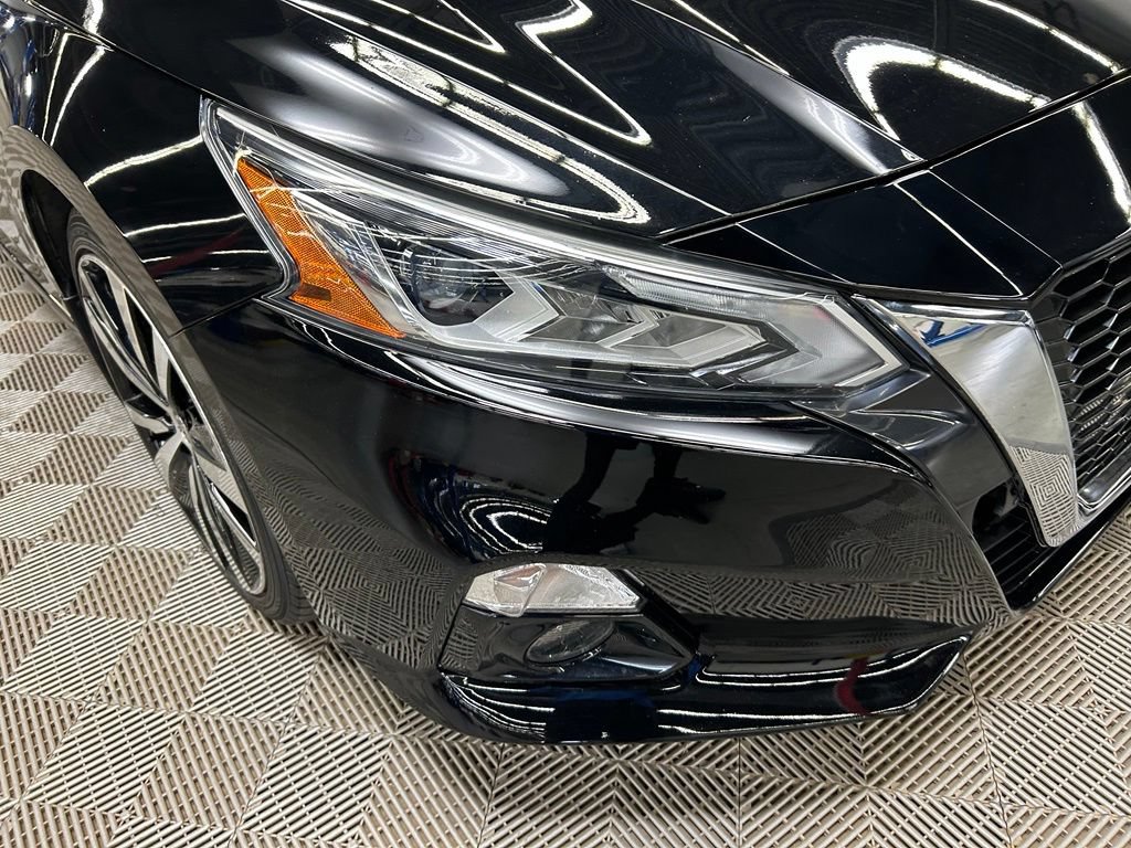 Used 2020 Nissan Altima 2.5 Platinum FWD image 3