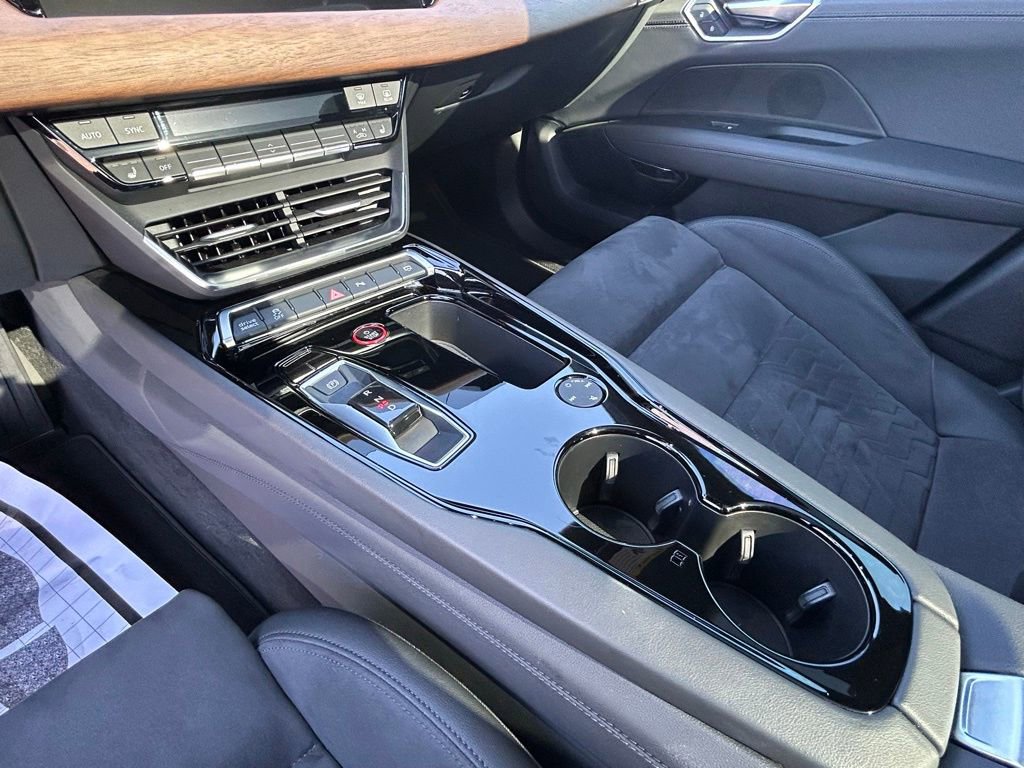 Used 2023 Audi e-tron GT Premium Plus AWD/4WD image 25