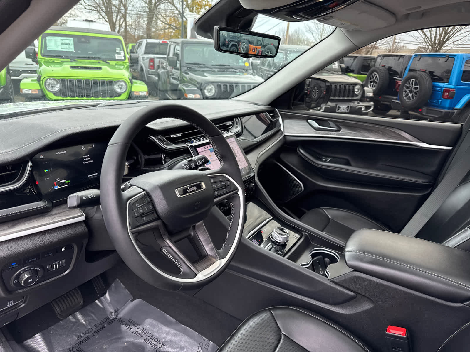 Used 2023 Jeep Grand Cherokee 30th Anniversary image 12