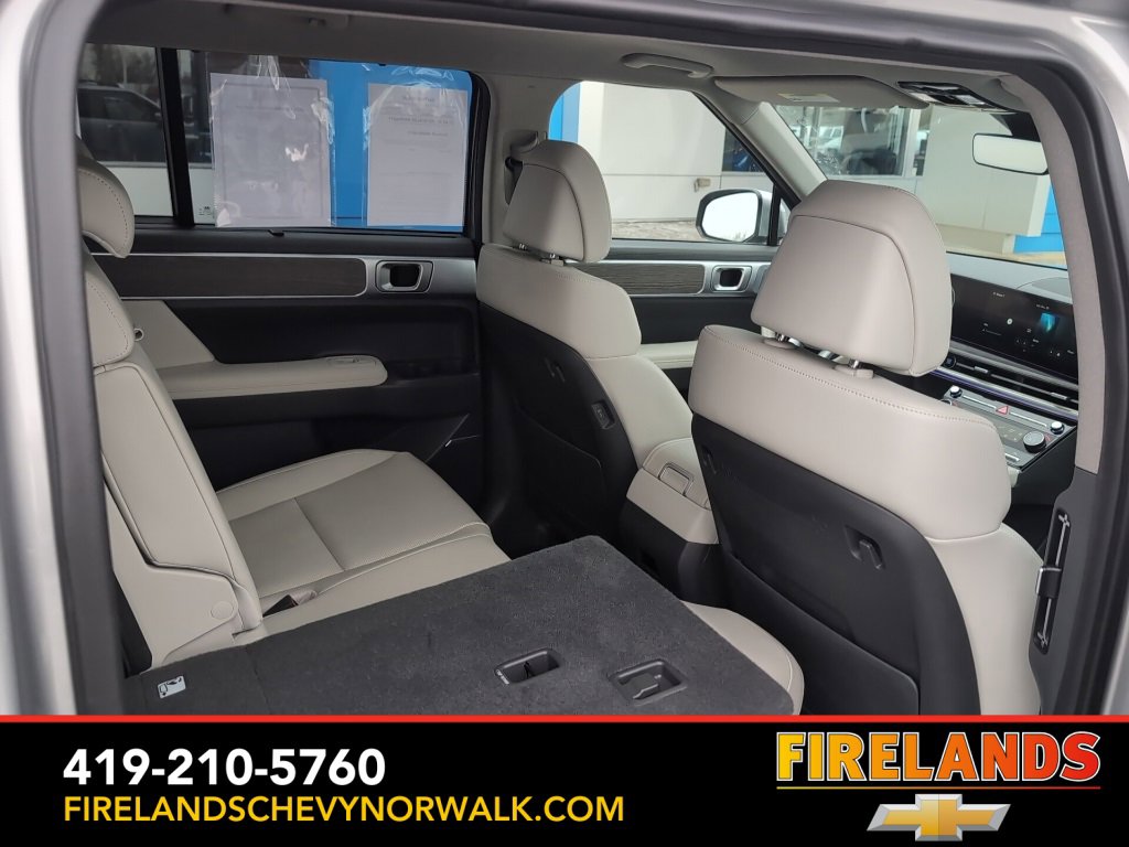 Used 2024 Hyundai Santa Fe Limited image 18