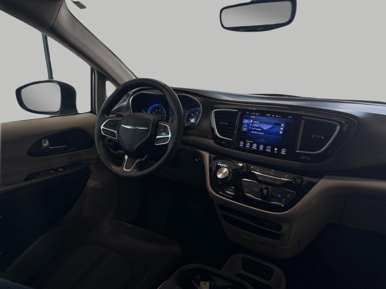 Used 2017 Chrysler Pacifica Touring Plus image 32