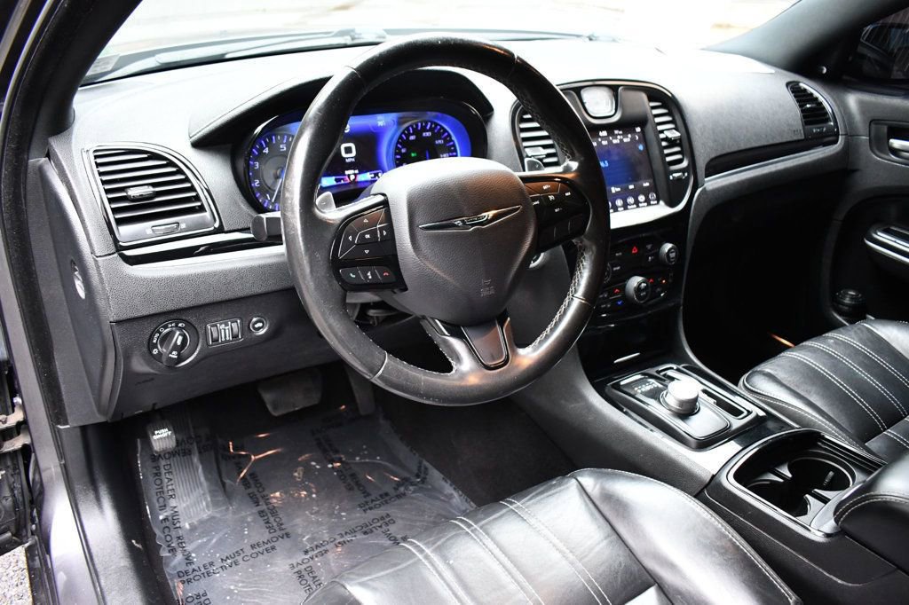 Used 2019 Chrysler 300 S image 23