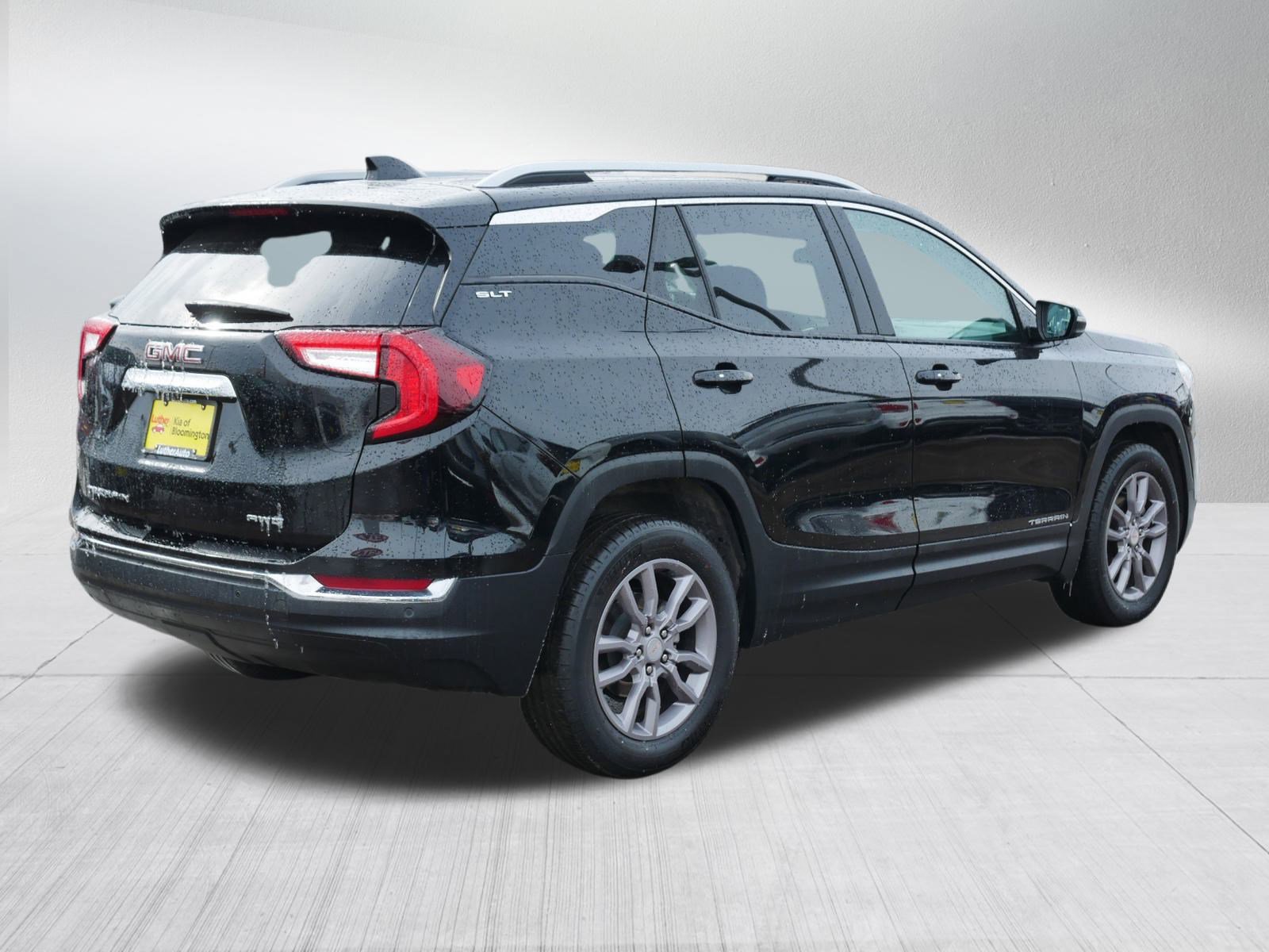 Used 2024 GMC Terrain SLT image 7