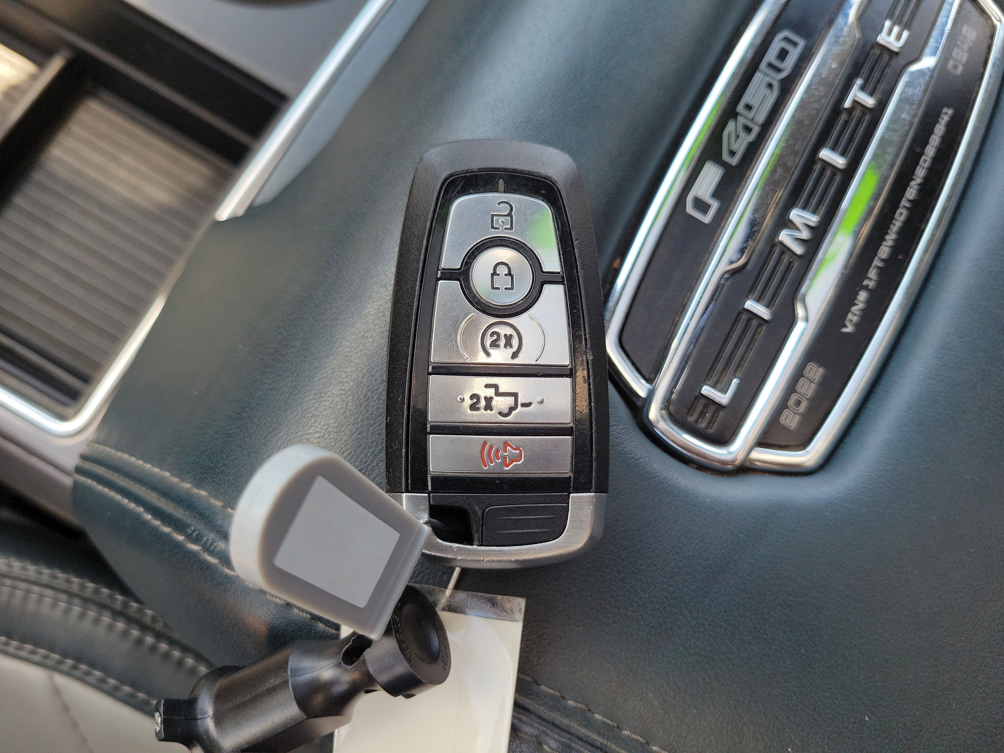 Certified 2022 Ford F450 Limited w/ FX4 Off-Road Package AWD/4WD image 29