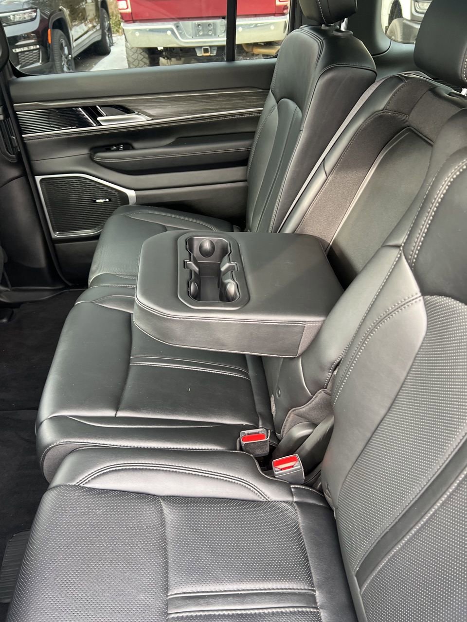 Used 2023 Jeep Wagoneer Series II w/ Premium Group I image 34