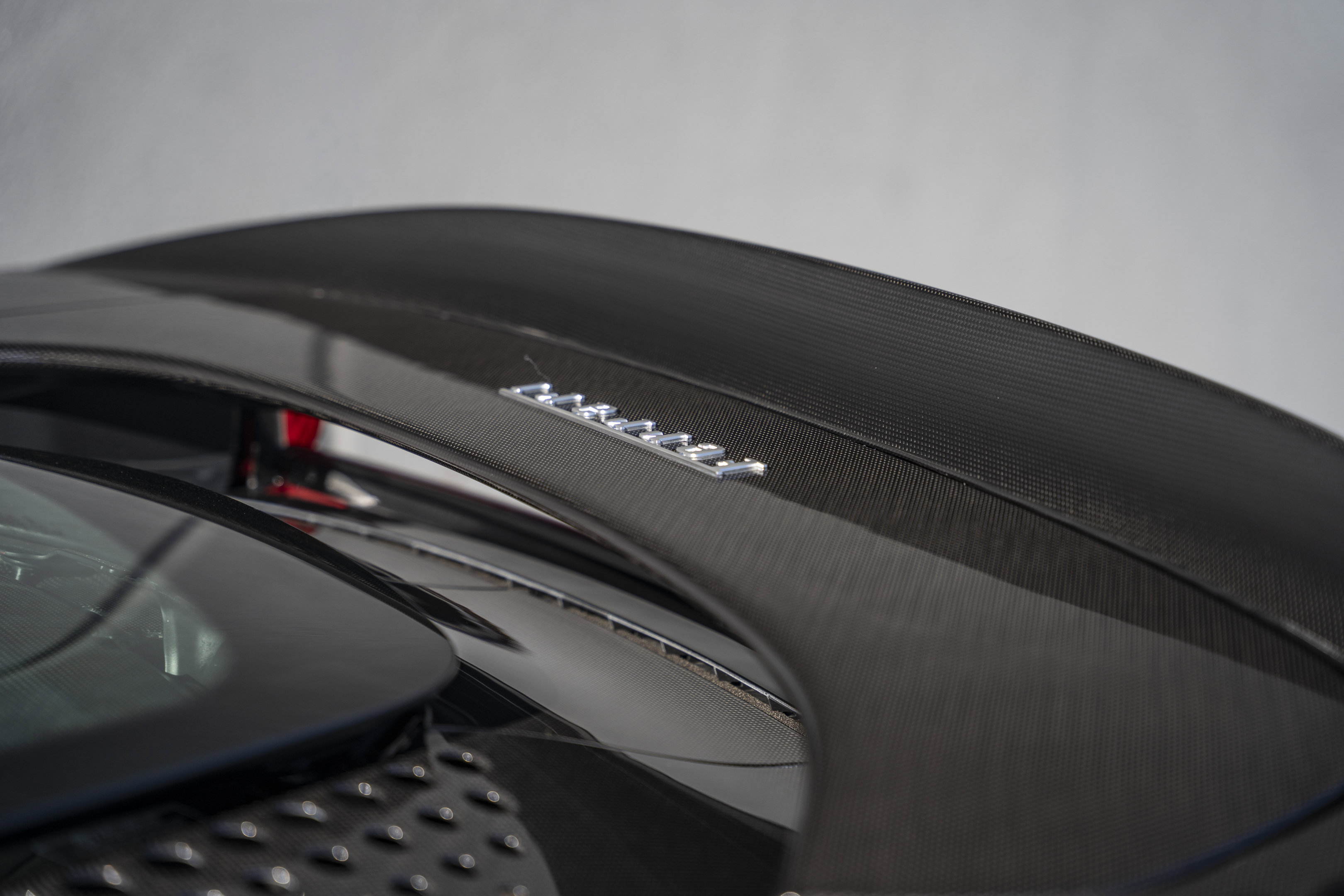 Used 2022 Ferrari SF90 Spider image 35