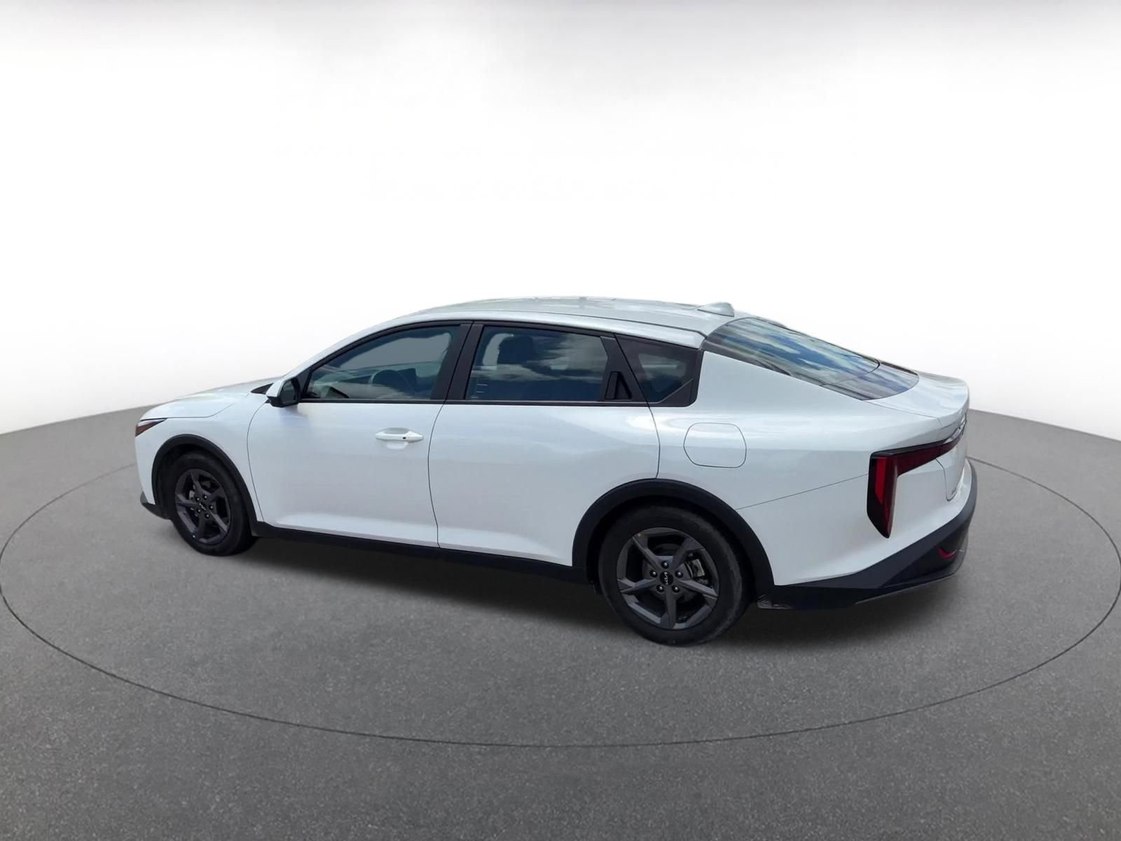Used 2025 Kia K4 FWD image 9