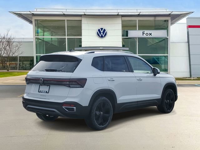 New 2026 Volkswagen Taos SE FWD image 4