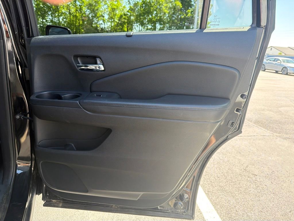 Used 2017 Honda Pilot Touring image 28