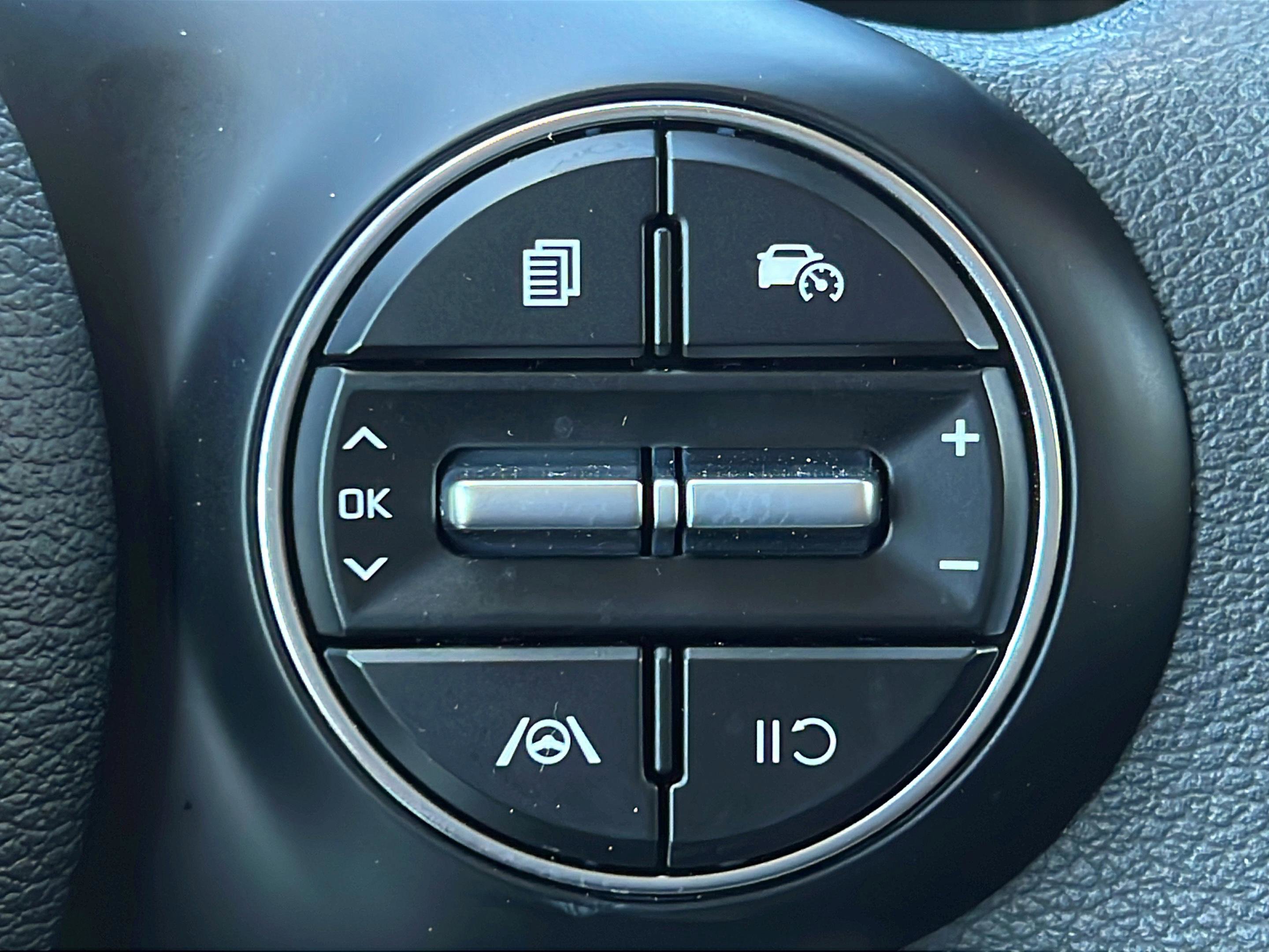 Certified 2025 Kia Soul LX w/ LX Technology Package FWD image 19