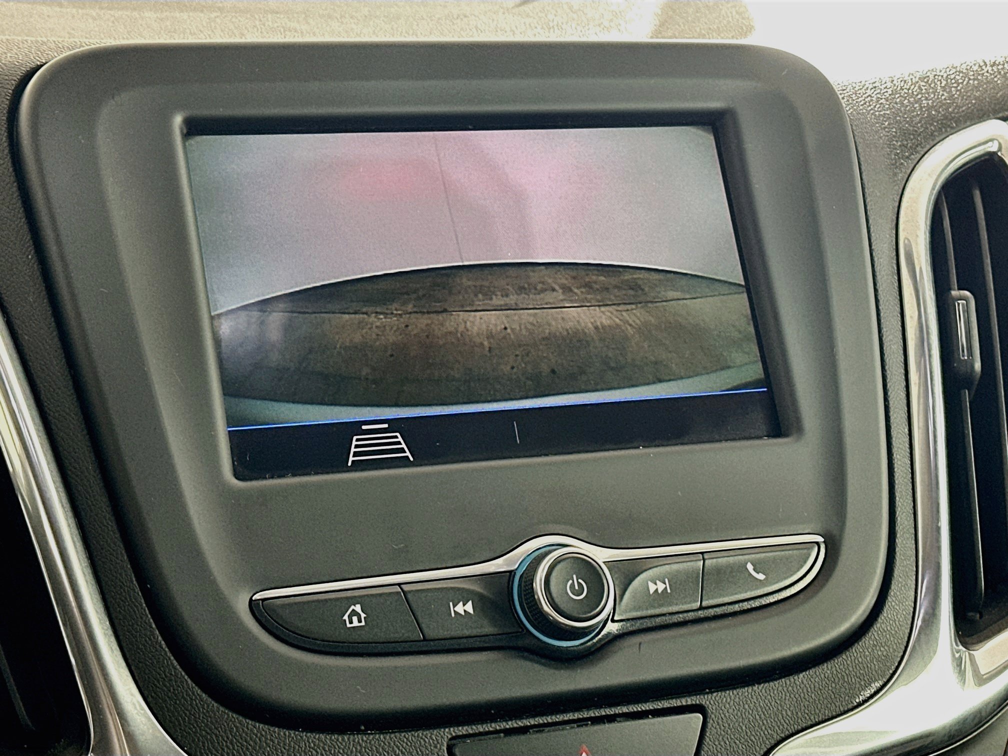 Used 2020 Chevrolet Equinox LS FWD image 22
