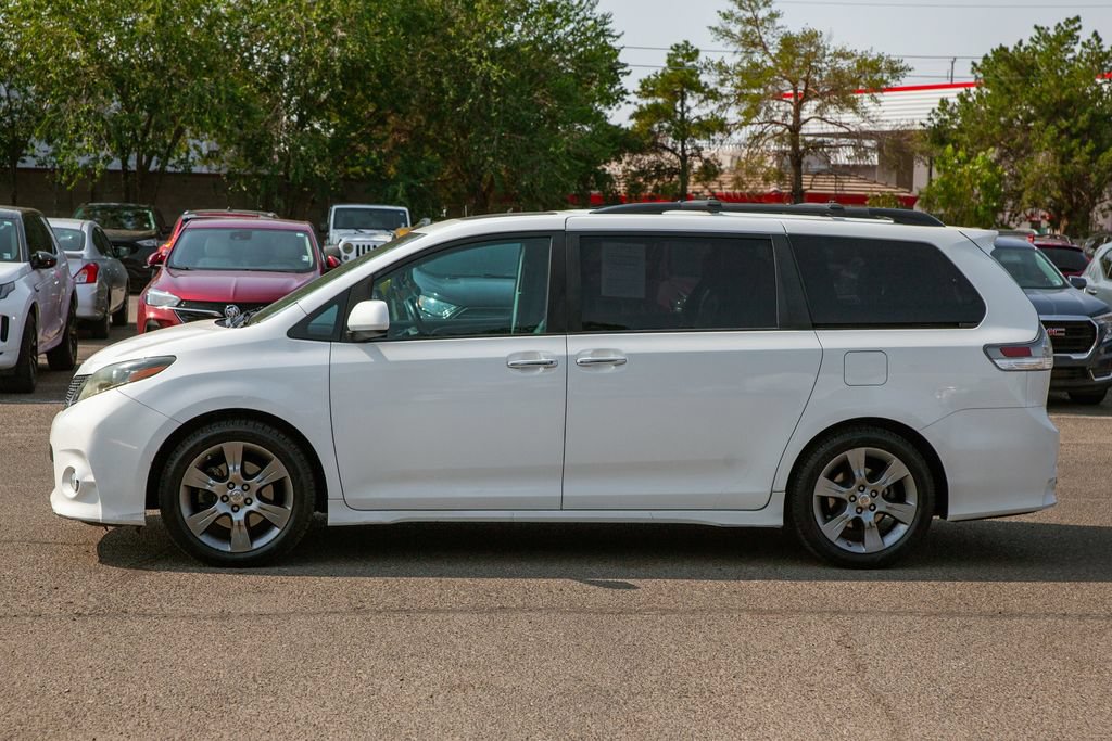 Used 2015 Toyota Sienna SE w/ SE Preferred Package FWD image 8