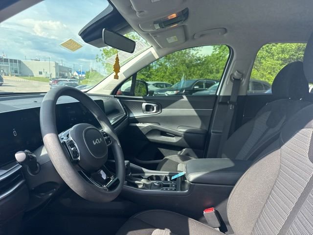 Used 2025 Kia Sorento LX FWD image 5