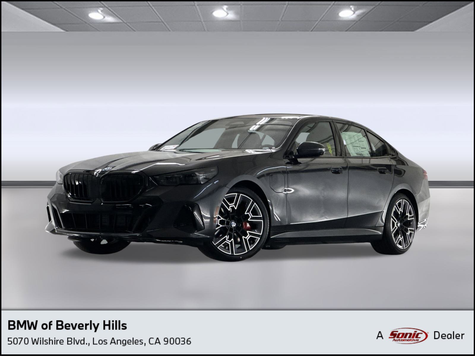 New 2026 BMW 550e xDrive w/ Premium Package