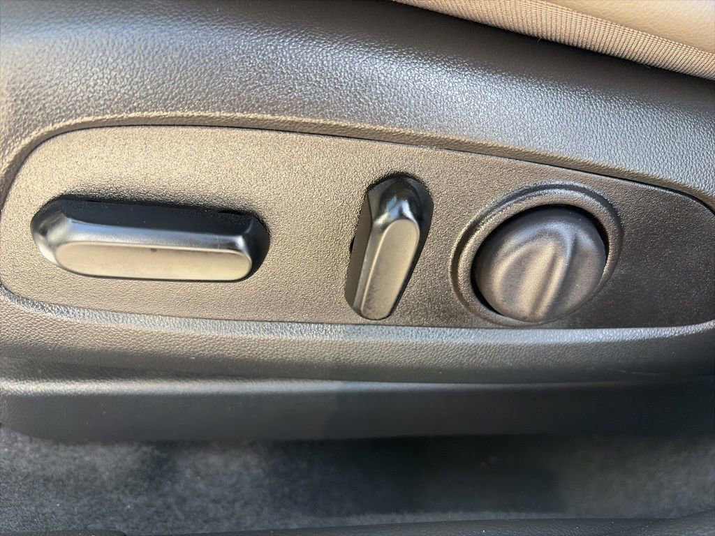 Certified 2025 Chevrolet Trax ACTIV w/ Sunroof Package image 49