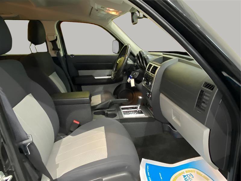 Used 2010 Dodge Nitro SXT w/ Trailer Tow Group AWD/4WD image 10