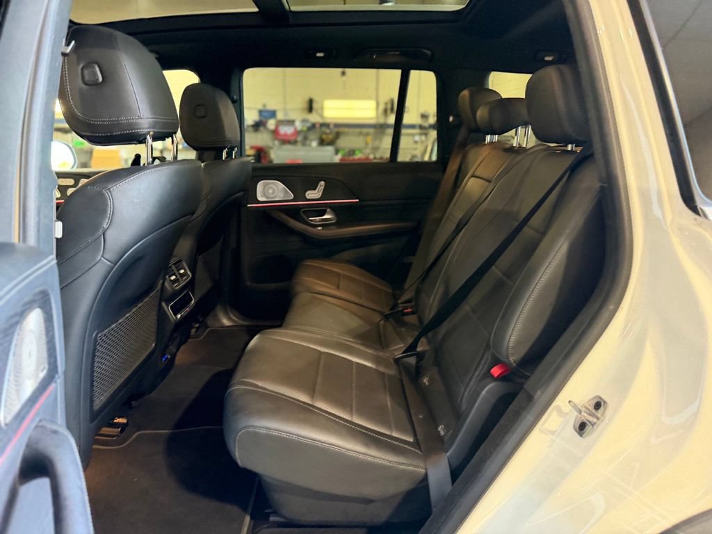 Used 2024 Mercedes-Benz GLS 450 4MATIC image 4