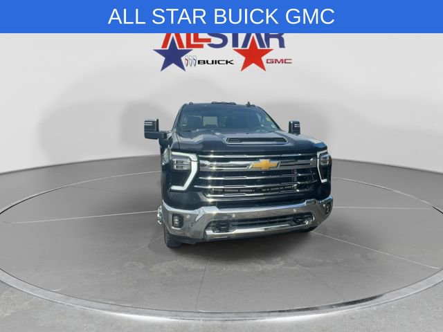 Used 2024 Chevrolet Silverado 3500 LTZ w/ LTZ Plus Package AWD/4WD image 2