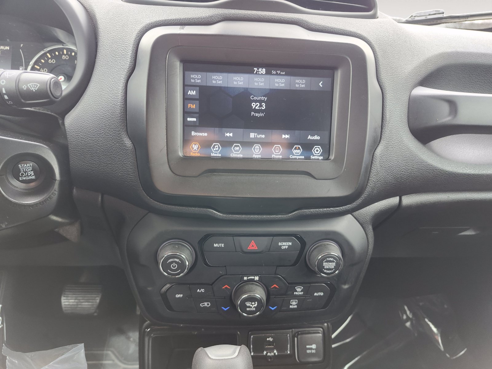 Used 2020 Jeep Renegade Latitude FWD image 26