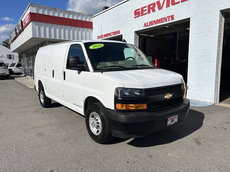 Used 2026 Chevrolet Express 2500 RWD image 2
