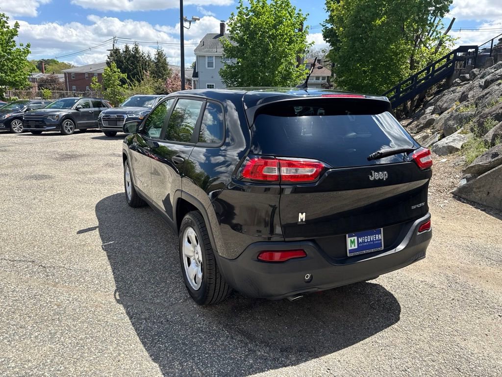 Used 2015 Jeep Cherokee Sport FWD image 3